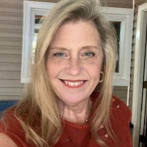 Meet your Posher, Leah